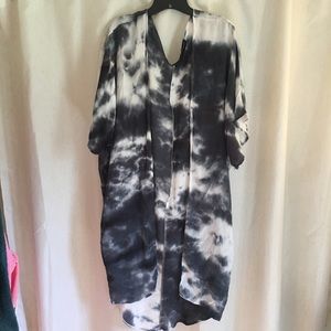 Gray/White Tie Dyed Kimono